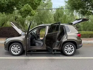 Volkswagen Tiguan 2016 280TSI Automatic Two-Drive Silk Road Fashion Edition interior photo 12 Volkswagen Tiguan 2016 280TSI Automatic Two-Drive Silk Road Fashion Edition interior photo 12