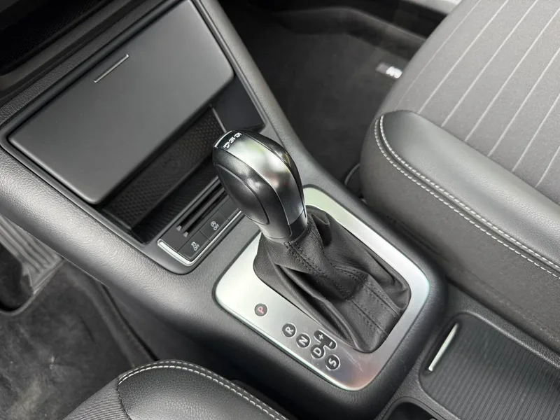 Volkswagen Tiguan 2016 280TSI Automatic Two-Drive Silk Road Fashion Edition interior photo 14 Volkswagen Tiguan 2016 280TSI Automatic Two-Drive Silk Road Fashion Edition interior photo 14