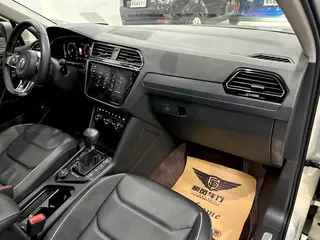 Volkswagen Tiguan L 2019 380TSI Automatic four-wheel drive R-Line Respect Ultimate Edition China V exterior photo 8 Volkswagen Tiguan L 2019 380TSI Automatic four-wheel drive R-Line Respect Ultimate Edition China V exterior photo 8