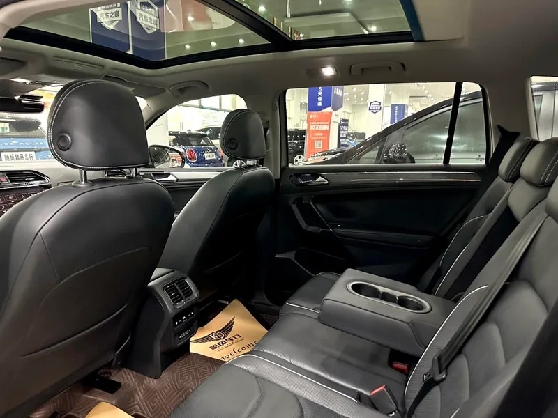 Volkswagen Tiguan L 2019 380TSI Automatic four-wheel drive R-Line Respect Ultimate Edition China V interior photo 11 Volkswagen Tiguan L 2019 380TSI Automatic four-wheel drive R-Line Respect Ultimate Edition China V interior photo 11