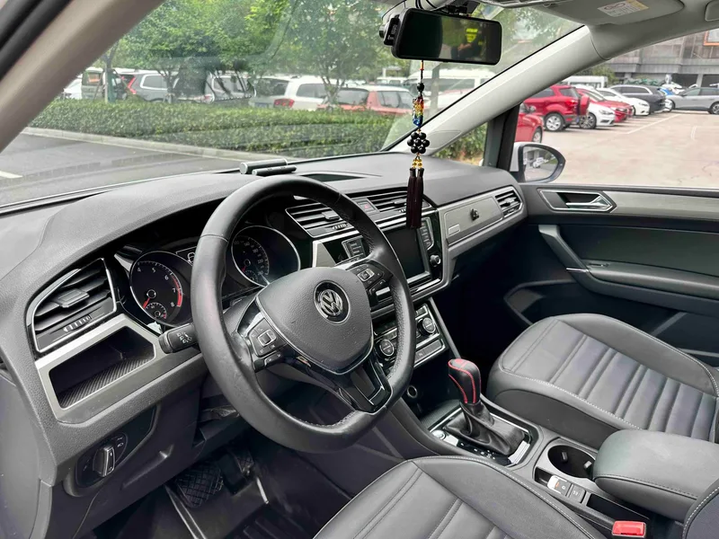 Volkswagen Touan L 2018 280TSI Boundary Extension Edition 6 seat Country VI exterior photo 5 Volkswagen Touan L 2018 280TSI Boundary Extension Edition 6 seat Country VI exterior photo 5