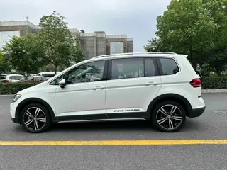 Volkswagen Touan L 2018 280TSI Boundary Extension Edition 6 seat Country VI interior photo 6 Volkswagen Touan L 2018 280TSI Boundary Extension Edition 6 seat Country VI interior photo 6