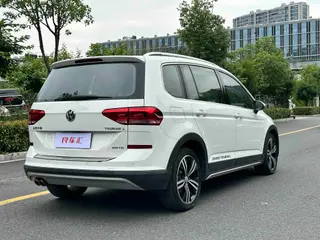 Volkswagen Touan L 2018 280TSI Boundary Extension Edition 6 seat Country VI interior photo 9 Volkswagen Touan L 2018 280TSI Boundary Extension Edition 6 seat Country VI interior photo 9