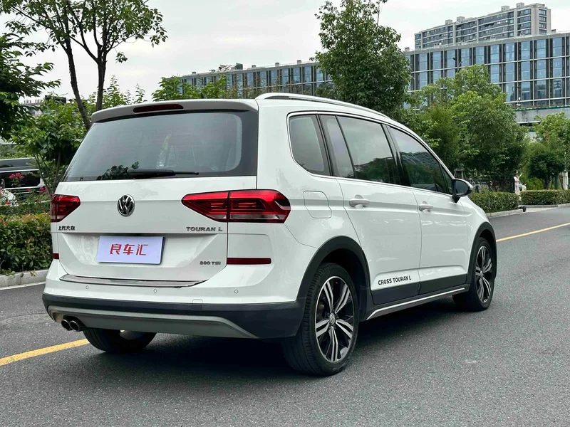 Volkswagen Touan L 2018 280TSI Boundary Extension Edition 6 seat Country VI interior photo 9 Volkswagen Touan L 2018 280TSI Boundary Extension Edition 6 seat Country VI interior photo 9
