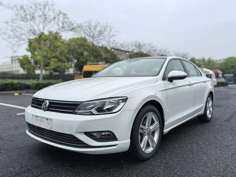 Volkswagen Lamando 2015 280TSI DSG Comfort Edition exterior photo 1 Volkswagen Lamando 2015 280TSI DSG Comfort Edition exterior photo 1