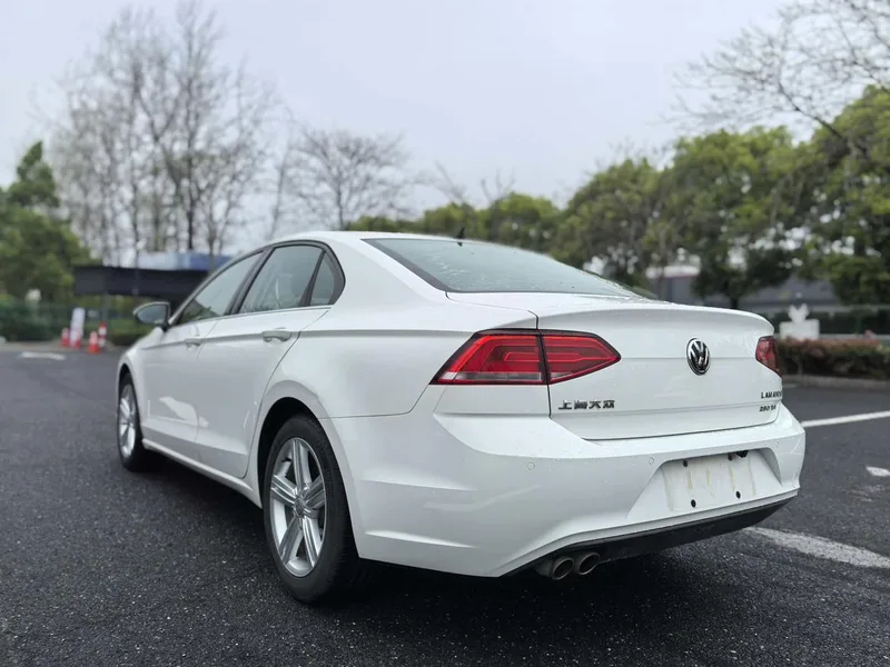 Volkswagen Lamando 2015 280TSI DSG Comfort Edition exterior photo 3 Volkswagen Lamando 2015 280TSI DSG Comfort Edition exterior photo 3