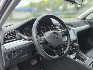 Volkswagen Lamando 2015 280TSI DSG Comfort Edition interior photo 6 Volkswagen Lamando 2015 280TSI DSG Comfort Edition interior photo 6