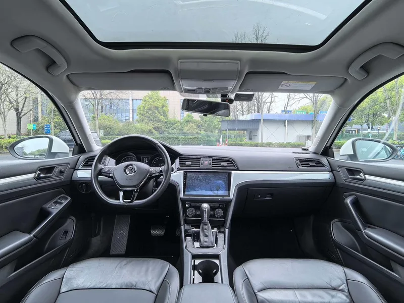 Volkswagen Lamando 2015 280TSI DSG Comfort Edition interior photo 9 Volkswagen Lamando 2015 280TSI DSG Comfort Edition interior photo 9