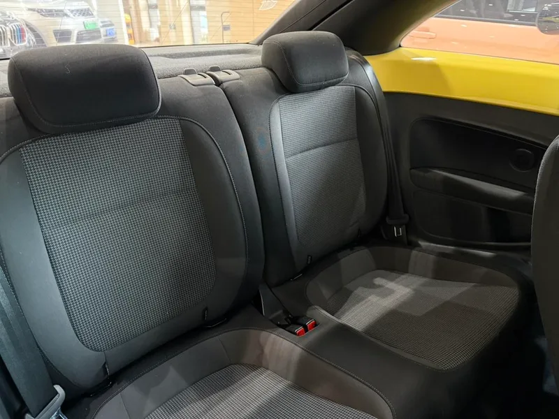 Volkswagen Beetle 2015 180TSI interior photo 14 Volkswagen Beetle 2015 180TSI interior photo 14