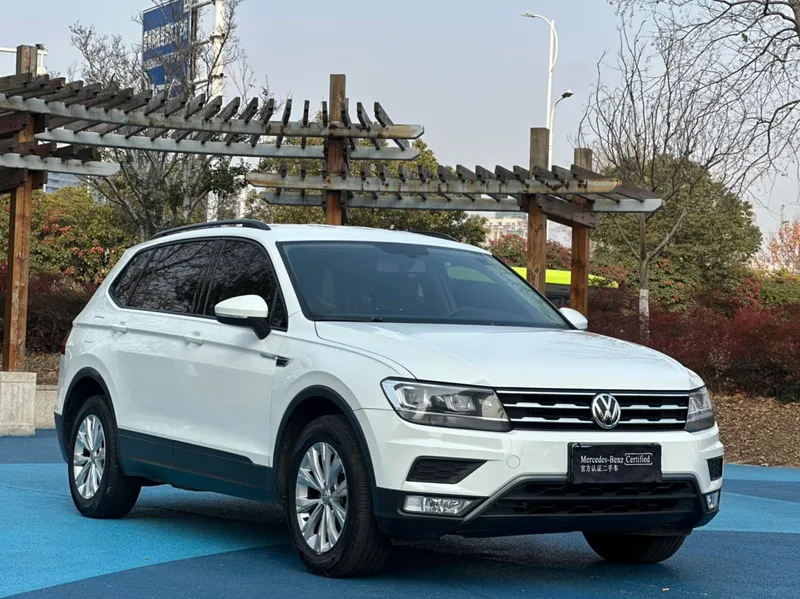 Volkswagen Tiguan L 2017 330TSI Automatic two-drive fashion version exterior photo 3 Volkswagen Tiguan L 2017 330TSI Automatic two-drive fashion version exterior photo 3