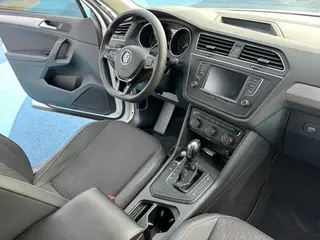 Volkswagen Tiguan L 2017 330TSI Automatic two-drive fashion version interior photo 7 Volkswagen Tiguan L 2017 330TSI Automatic two-drive fashion version interior photo 7
