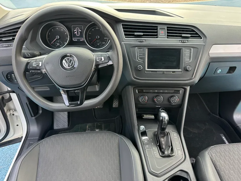 Volkswagen Tiguan L 2017 330TSI Automatic two-drive fashion version interior photo 8 Volkswagen Tiguan L 2017 330TSI Automatic two-drive fashion version interior photo 8
