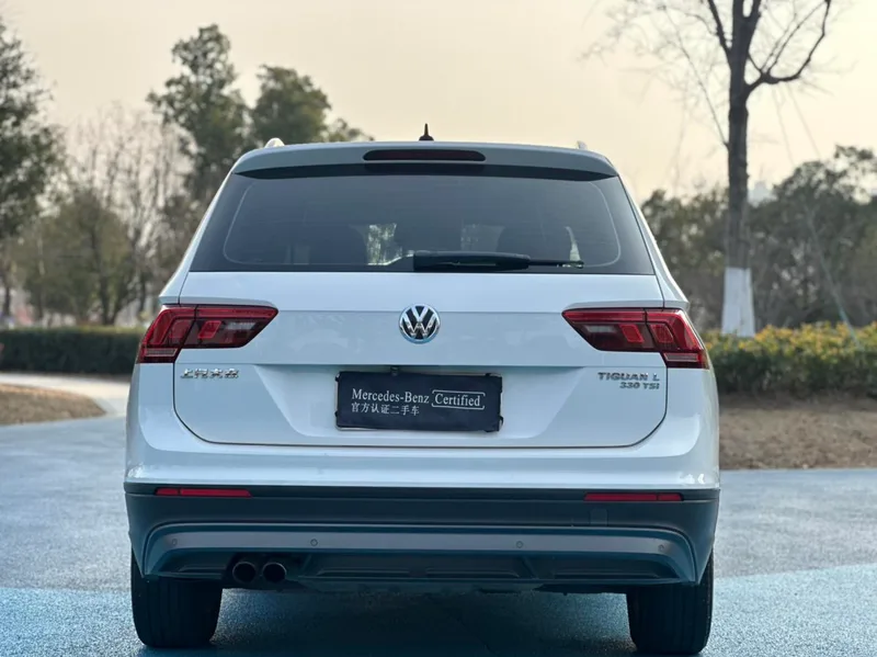 Volkswagen Tiguan L 2017 330TSI Automatic two-drive fashion version interior photo 9 Volkswagen Tiguan L 2017 330TSI Automatic two-drive fashion version interior photo 9