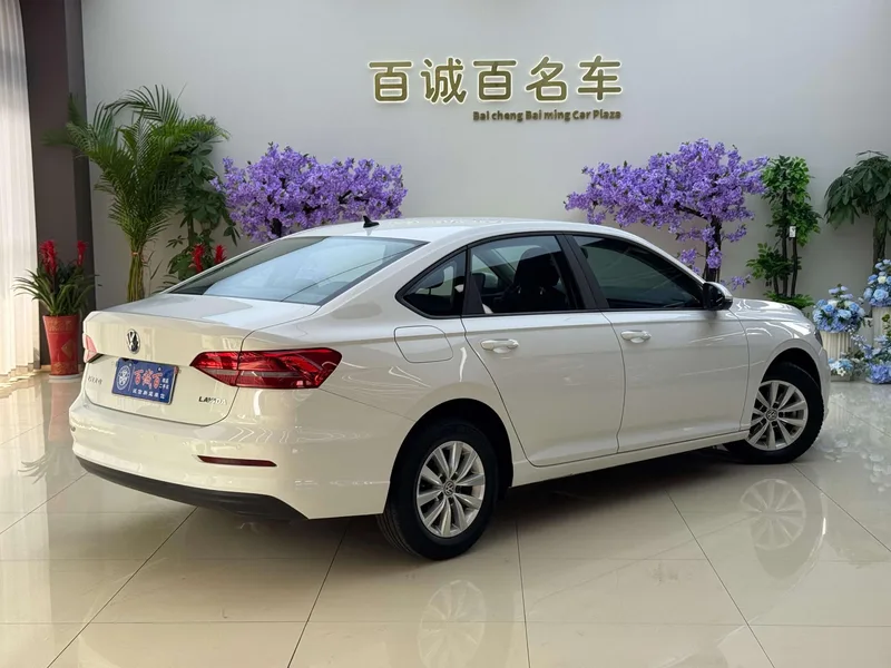 Volkswagen Lavida 2019 1.5L Automatic Fashion Edition Country VI exterior photo 5 Volkswagen Lavida 2019 1.5L Automatic Fashion Edition Country VI exterior photo 5