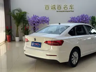 Volkswagen Lavida 2019 1.5L Automatic Fashion Edition Country VI exterior photo 6 Volkswagen Lavida 2019 1.5L Automatic Fashion Edition Country VI exterior photo 6