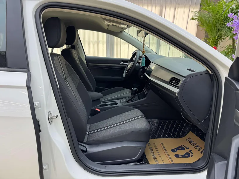 Volkswagen Lavida 2019 1.5L Automatic Fashion Edition Country VI interior photo 12 Volkswagen Lavida 2019 1.5L Automatic Fashion Edition Country VI interior photo 12