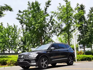 Volkswagen Tiguan L 2019 330TSI Автоматическая двухприводная панорама Comfort Edition Страна VI