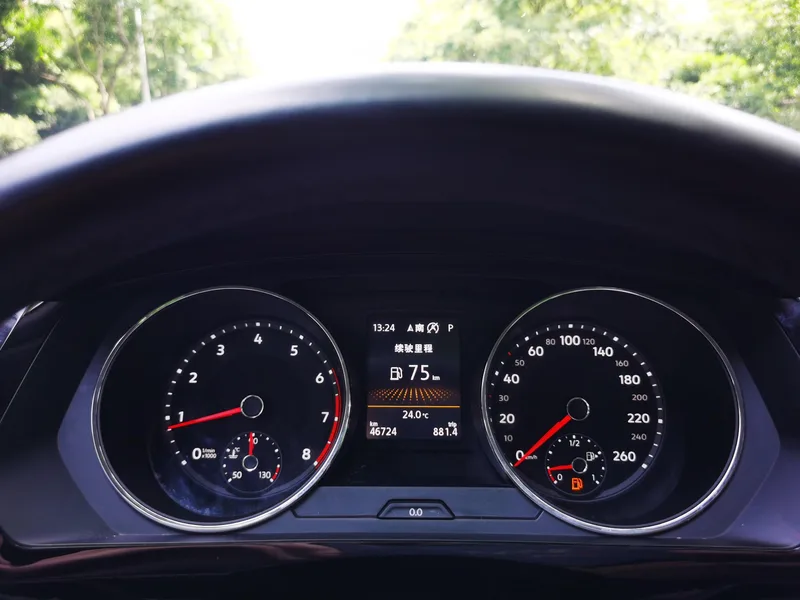 Volkswagen Tiguan L 2019 330TSI Automatic two-wheel drive panoramic comfort version Country VI exterior photo 4