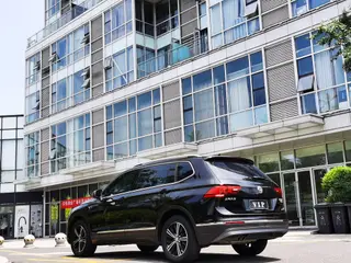 Volkswagen Tiguan L 2019 330TSI Automatic two-wheel drive panoramic comfort version Country VI exterior photo 5