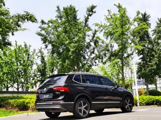 Volkswagen Tiguan L 2019 330TSI Automatic two-wheel drive panoramic comfort version Country VI exterior photo 6