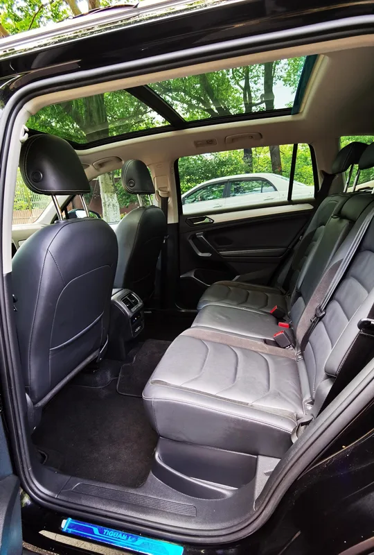 Volkswagen Tiguan L 2019 330TSI Automatic two-wheel drive panoramic comfort version Country VI interior photo 10