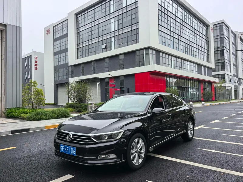 Volkswagen Magotan 2019 330TSI DSG Luxury type Country VI exterior photo 1 Volkswagen Magotan 2019 330TSI DSG Luxury type Country VI exterior photo 1