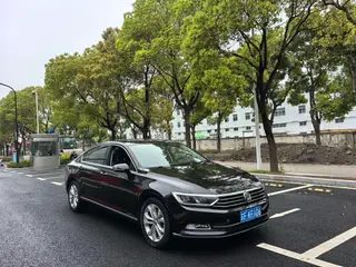 Volkswagen Magotan 2019 330TSI DSG Luxury type Country VI exterior photo 3 Volkswagen Magotan 2019 330TSI DSG Luxury type Country VI exterior photo 3