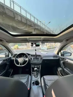 Volkswagen Tiguan L 2018 Restyling 330TSI Automatic Two-Drive Deluxe Edition interior photo 12