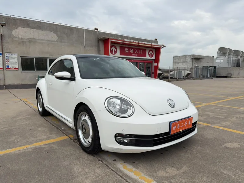 Volkswagen Beetle 2013 1.4TSI Luxury type exterior photo 3 Volkswagen Beetle 2013 1.4TSI Luxury type exterior photo 3