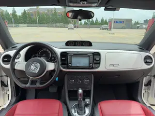 Volkswagen Beetle 2013 1.4TSI Luxury type interior photo 9 Volkswagen Beetle 2013 1.4TSI Luxury type interior photo 9