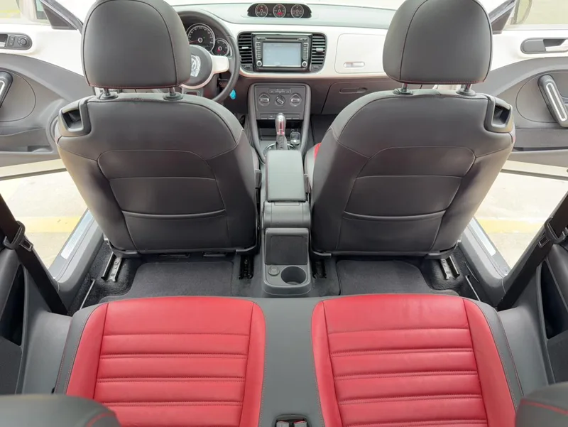 Volkswagen Beetle 2013 1.4TSI Luxury type interior photo 13 Volkswagen Beetle 2013 1.4TSI Luxury type interior photo 13