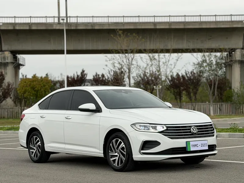 Volkswagen Lavida 2023 Restyling 1.5L Automatic Five Million Edition exterior photo 3 Volkswagen Lavida 2023 Restyling 1.5L Automatic Five Million Edition exterior photo 3