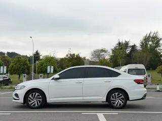 Volkswagen Lavida 2023 Restyling 1.5L Automatic Five Million Edition exterior photo 4 Volkswagen Lavida 2023 Restyling 1.5L Automatic Five Million Edition exterior photo 4