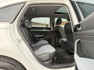 Volkswagen Lavida 2023 Restyling 1.5L Automatic Five Million Edition interior photo 15 Volkswagen Lavida 2023 Restyling 1.5L Automatic Five Million Edition interior photo 15