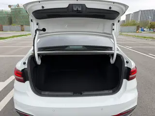 Volkswagen Lavida 2023 Restyling 1.5L Automatic Five Million Edition interior photo 20 Volkswagen Lavida 2023 Restyling 1.5L Automatic Five Million Edition interior photo 20