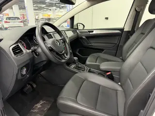Volkswagen Golf Sportsvan 2019 280TSI Automatic Curious China V exterior photo 5 Volkswagen Golf Sportsvan 2019 280TSI Automatic Curious China V exterior photo 5