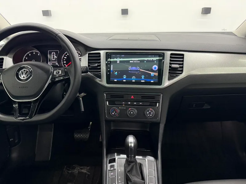 Volkswagen Golf Sportsvan 2019 280TSI Automatic Curious China V interior photo 9 Volkswagen Golf Sportsvan 2019 280TSI Automatic Curious China V interior photo 9