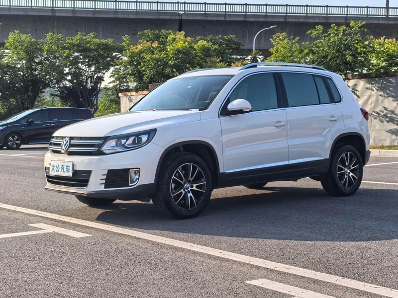 Volkswagen Tiguan 2015 1.8TSI Automatic two-drive luxury type exterior photo 1 Volkswagen Tiguan 2015 1.8TSI Automatic two-drive luxury type exterior photo 1