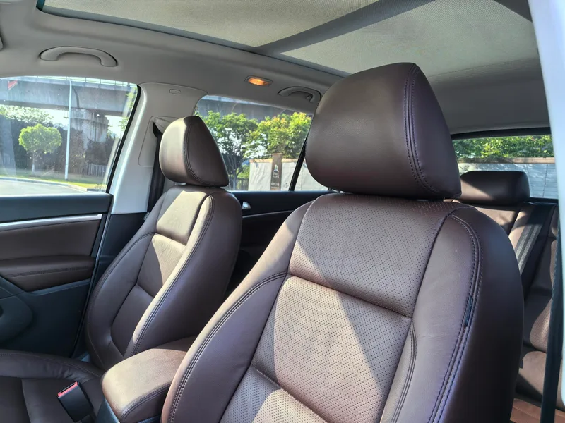 Volkswagen Tiguan 2015 1.8TSI Automatic two-drive luxury type interior photo 9 Volkswagen Tiguan 2015 1.8TSI Automatic two-drive luxury type interior photo 9