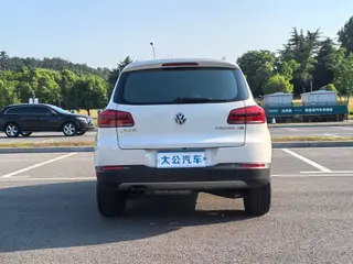 Volkswagen Tiguan 2015 1.8TSI Automatic two-drive luxury type interior photo 14 Volkswagen Tiguan 2015 1.8TSI Automatic two-drive luxury type interior photo 14
