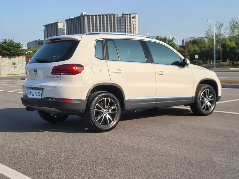 Volkswagen Tiguan 2015 1.8TSI Automatic two-drive luxury type interior photo 15 Volkswagen Tiguan 2015 1.8TSI Automatic two-drive luxury type interior photo 15