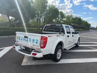 Great Wall Wingle 5 2017 2.4L European version gasoline two-wheel drive elite large double row 4G69S4N interior photo 7 Great Wall Wingle 5 2017 2.4L European version gasoline two-wheel drive elite large double row 4G69S4N interior photo 7