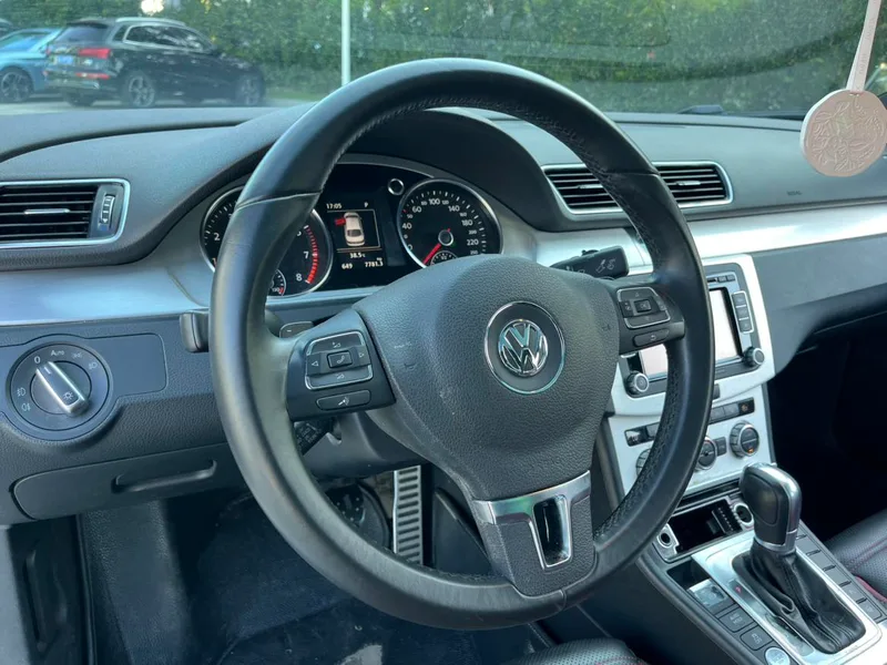 Volkswagen CC 2016 300TSI 25 Anniversary Edition interior photo 12 Volkswagen CC 2016 300TSI 25 Anniversary Edition interior photo 12