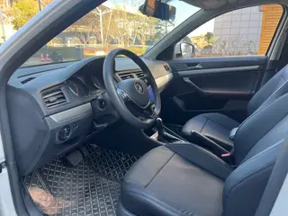 Volkswagen Lavida 2019 Set Sail 1.5L Automatic Comfort Version Country VI exterior photo 4 Volkswagen Lavida 2019 Set Sail 1.5L Automatic Comfort Version Country VI exterior photo 4