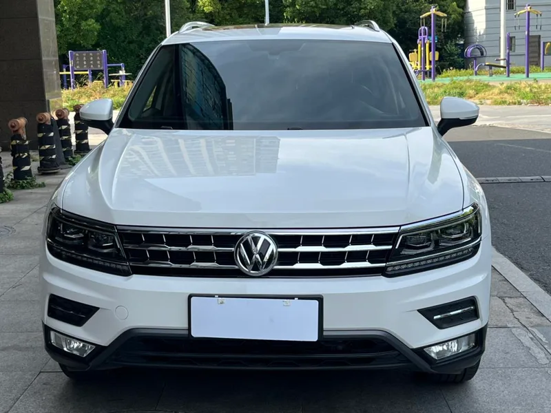 Volkswagen Tiguan L 2018 380TSI Automatic four-wheel drive deluxe edition exterior photo 2 Volkswagen Tiguan L 2018 380TSI Automatic four-wheel drive deluxe edition exterior photo 2