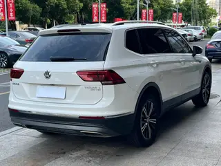 Volkswagen Tiguan L 2018 380TSI Automatic four-wheel drive deluxe edition exterior photo 6 Volkswagen Tiguan L 2018 380TSI Automatic four-wheel drive deluxe edition exterior photo 6