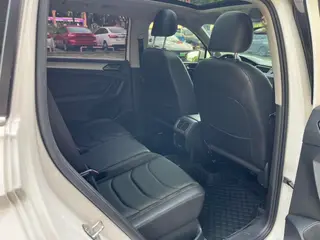 Volkswagen Tiguan L 2018 380TSI Automatic four-wheel drive deluxe edition interior photo 12 Volkswagen Tiguan L 2018 380TSI Automatic four-wheel drive deluxe edition interior photo 12