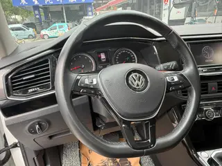 Volkswagen Tayron 2019 330TSI Modèle de luxe à deux roues motrices État VI intérieur photo 8 Volkswagen Tayron 2019 330TSI Modèle de luxe à deux roues motrices État VI intérieur photo 8