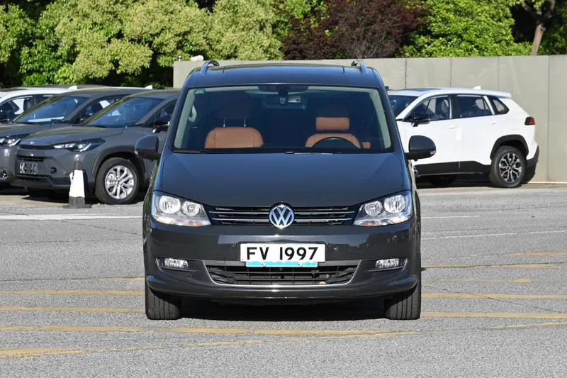 Volkswagen Sharan 2015 1.8TSI Comfortable exterior photo 2 Volkswagen Sharan 2015 1.8TSI Comfortable exterior photo 2