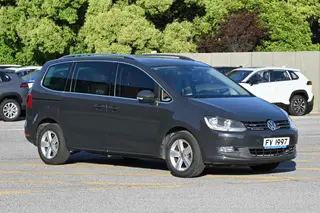 Volkswagen Sharan 2015 1.8TSI Comfortable exterior photo 3 Volkswagen Sharan 2015 1.8TSI Comfortable exterior photo 3